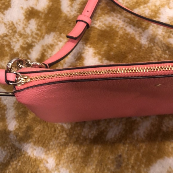 Kate spade coral/pink colored crossbody with gold - Picture 4 of 5